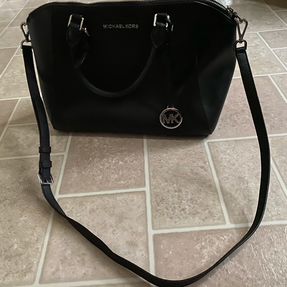 Michael Kors hand/shoulder bag GREAT CONDITION